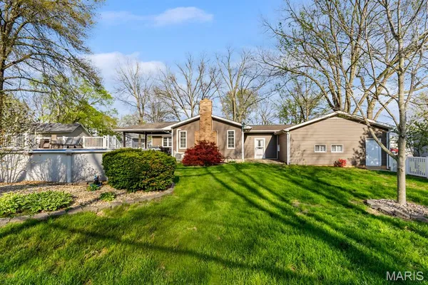 $298,500 | 3 North High Street, Smithton, IL 62285