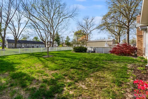 $298,500 | 3 North High Street, Smithton, IL 62285