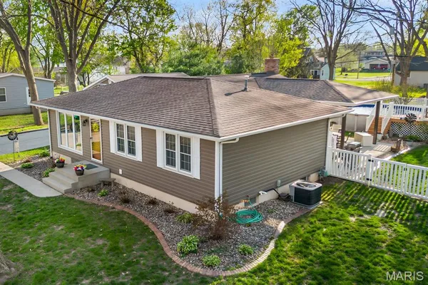 $298,500 | 3 North High Street, Smithton, IL 62285