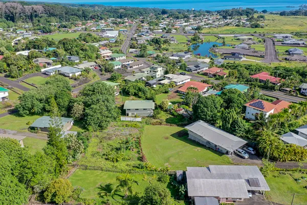 $300,000 | 560 Kaumana Drive, Hilo, HI 96720