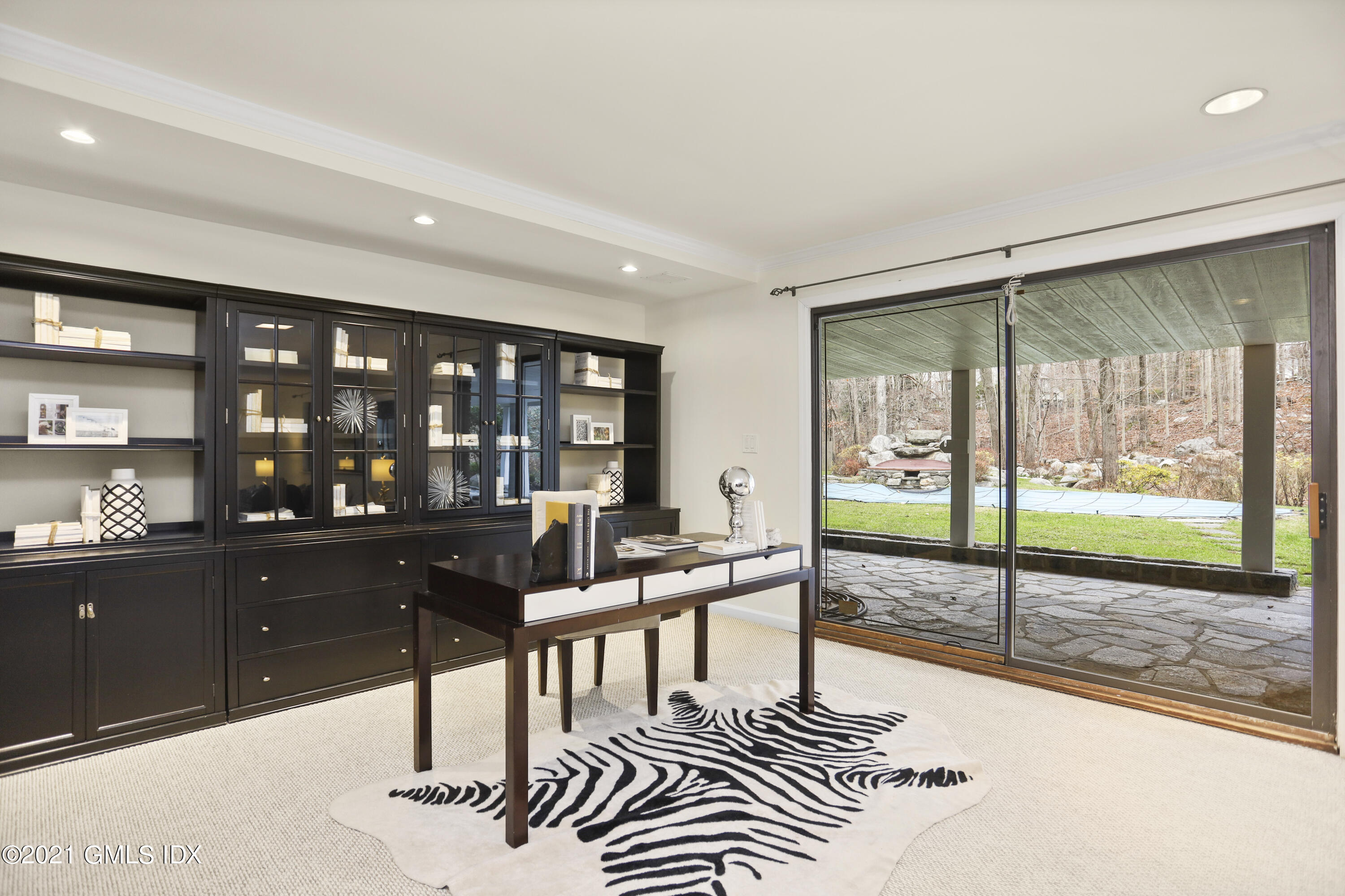 297 Cognewaugh Road Cos Cob, CT 06807 - Photo 14 of 25 a living room with furniture