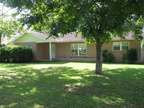 $795 | 411 West Orange Avenue, Foley, AL 36535