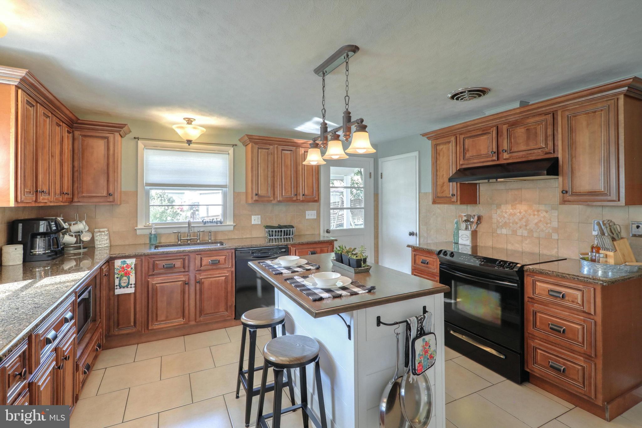 1389 Snyder Corner Road Red Lion, PA 17356 - Photo 27 of 65 Custom Kitchen