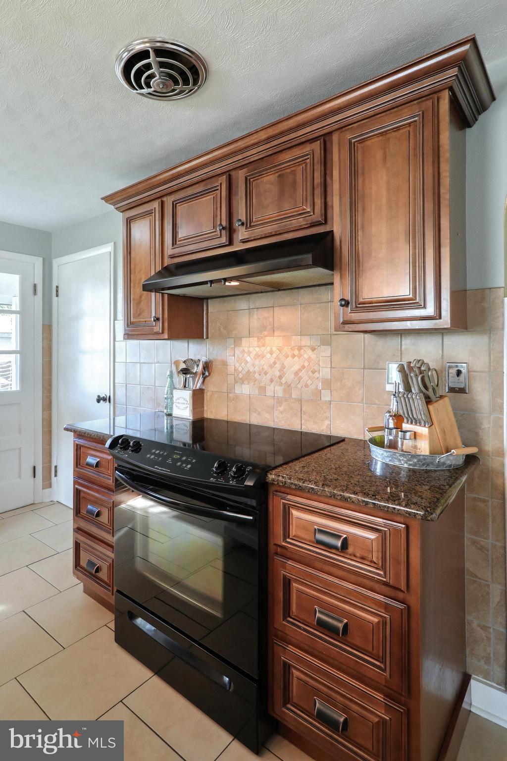 1389 Snyder Corner Road Red Lion, PA 17356 - Photo 31 of 65 Custom Kitchen