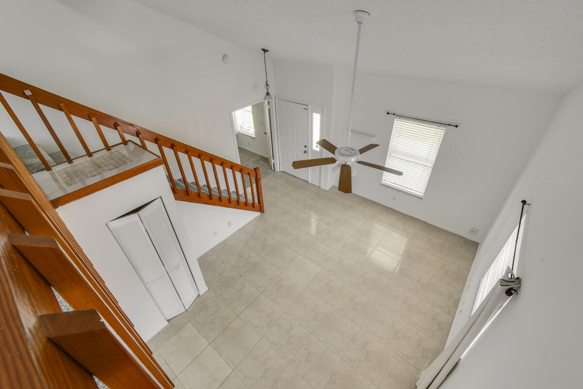 324 Maplecrest Circle Jupiter, FL 33458 - Photo 6 of 29 DSC_4172