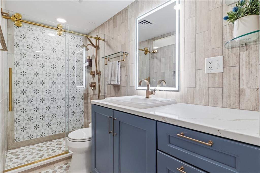 4545 Wornall Road, Unit 810 Kansas City, MO 64111 - Photo 21 of 38