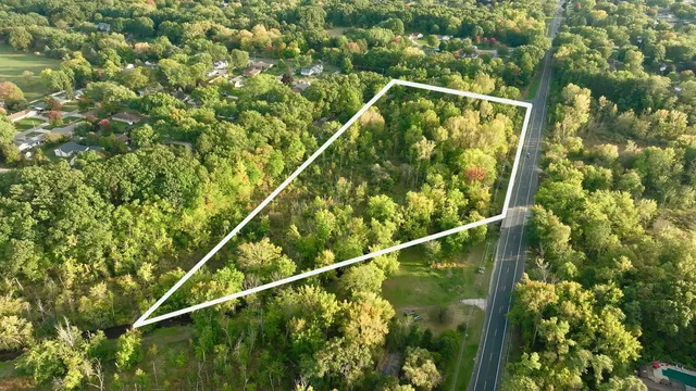 $425,000 | 3003 South Cleveland Avenue, St. Joseph, MI 49085