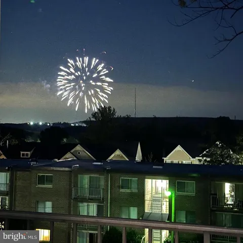 $204,999 | 1600 Renate Drive, Unit 302, Woodbridge, VA 22192