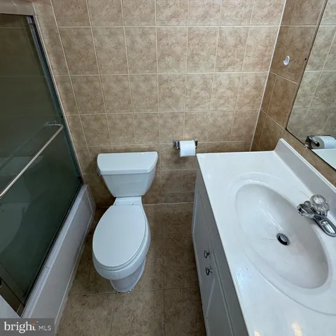 $204,999 | 1600 Renate Drive, Unit 302, Woodbridge, VA 22192