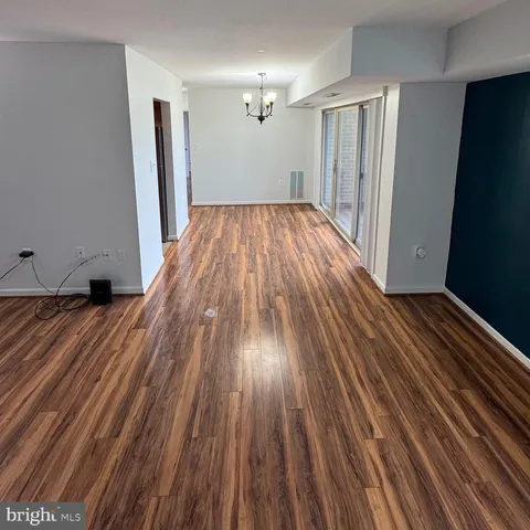 $204,999 | 1600 Renate Drive, Unit 302, Woodbridge, VA 22192