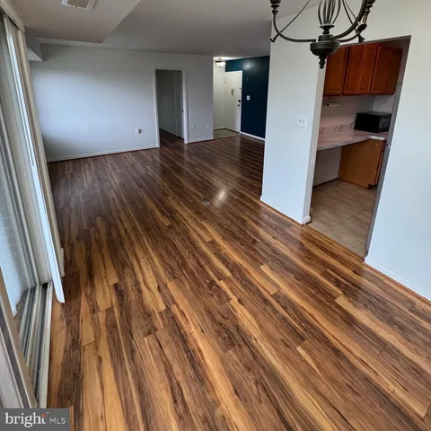 $204,999 | 1600 Renate Drive, Unit 302, Woodbridge, VA 22192