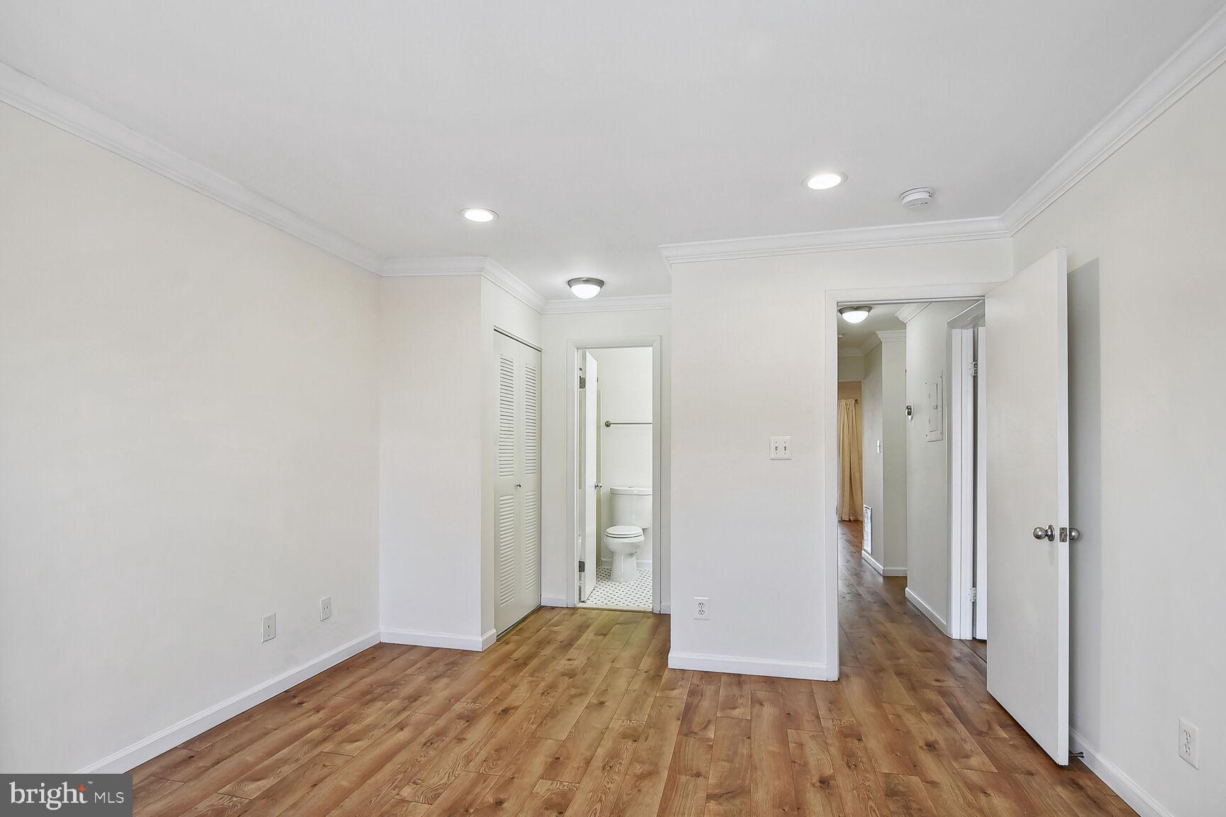 11715 Olde English Drive, Unit F Reston, VA 20190 - Photo 12 of 27 Primary En-Suite Bedroom