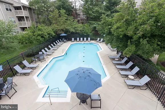 11715 Olde English Drive, Unit F Reston, VA 20190 - Photo 20 of 27 Outdoor Pool