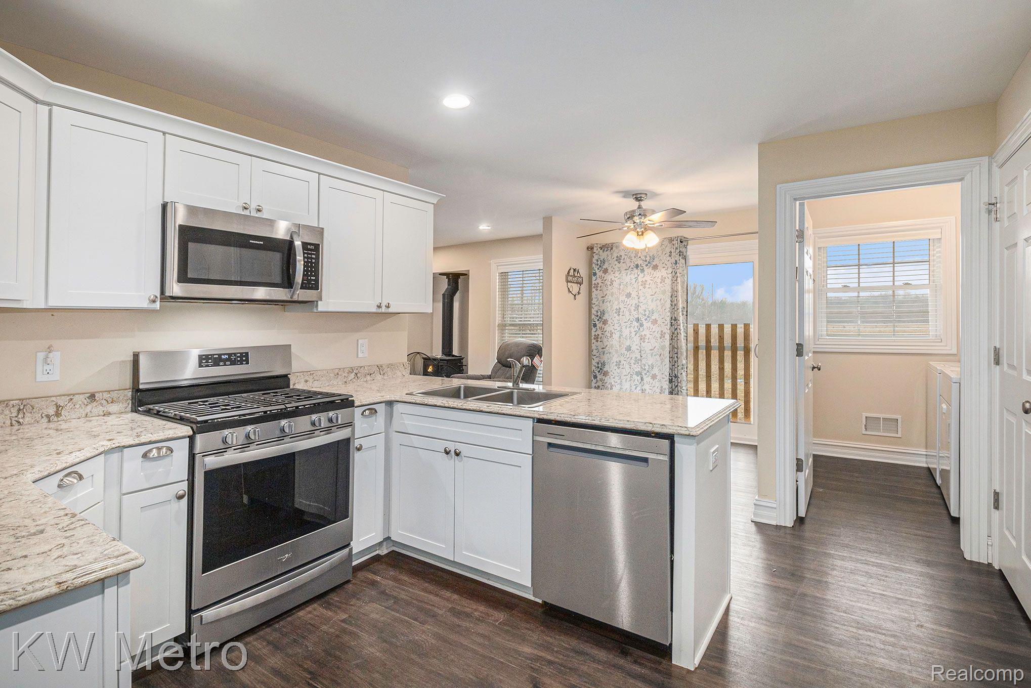 3644 Gannon Road Fowlerville, MI 48836 - Photo 6 of 33 Kitchen