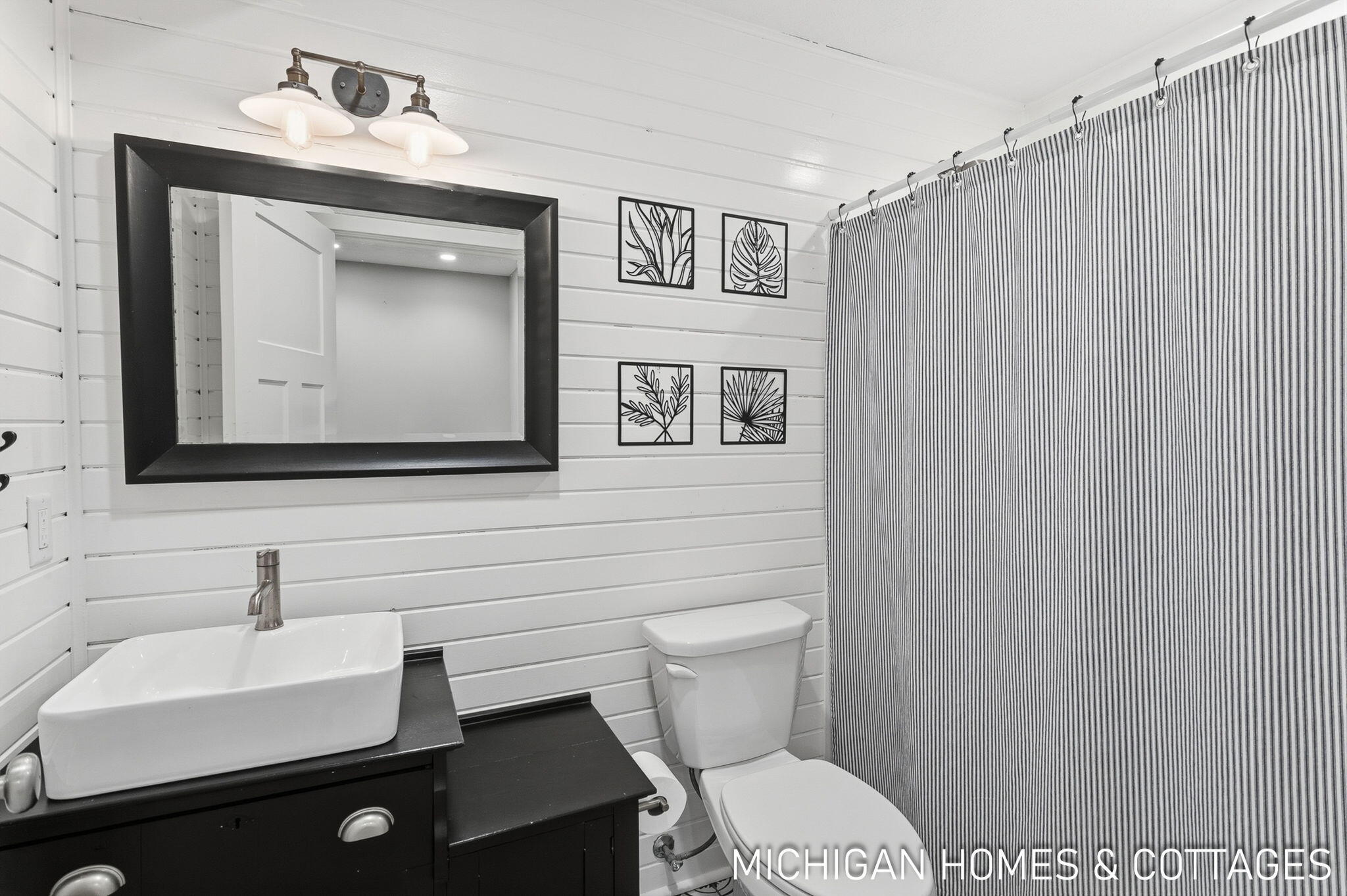 221 Foxdown Road Holland, MI 49424 - Photo 17 of 36 5-web-or-mls-221-foxdown-rd