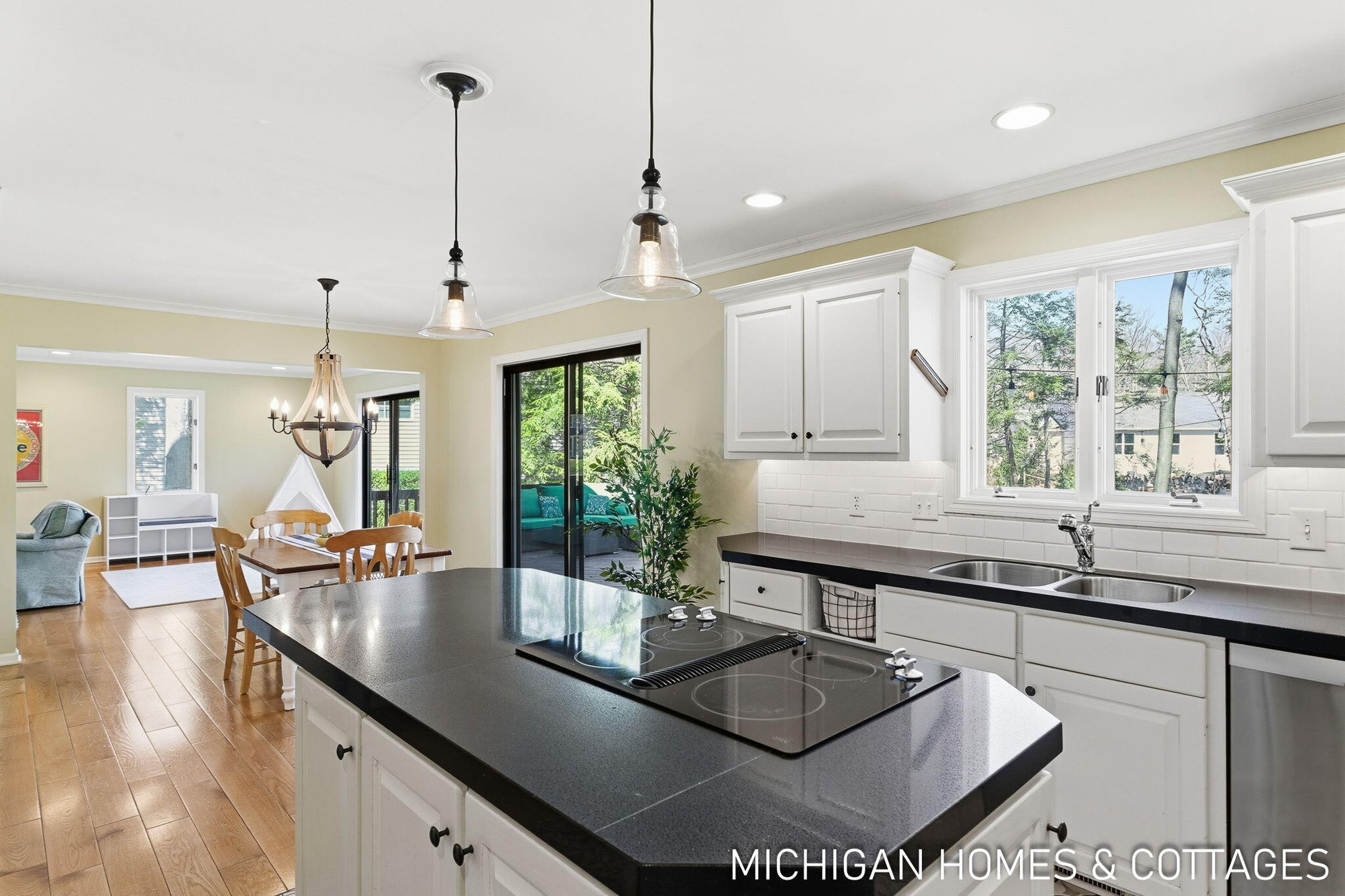 221 Foxdown Road Holland, MI 49424 - Photo 8 of 36 60-web-or-mls-221-foxdown-rd