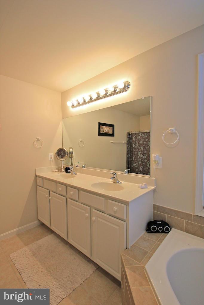 10724 Colbys Lane King George, VA 22485 - Photo 25 of 25 Bath (Master)