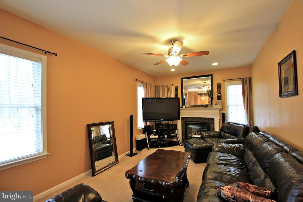 10724 Colbys Lane King George, VA 22485 - Photo 5 of 25 Family Room