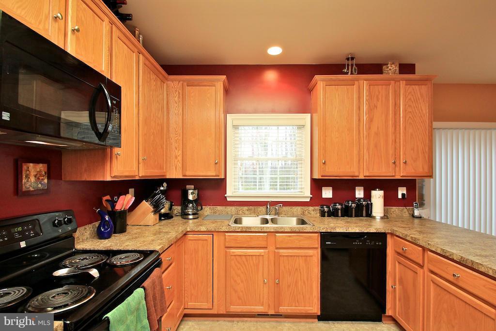10724 Colbys Lane King George, VA 22485 - Photo 9 of 25 Kitchen