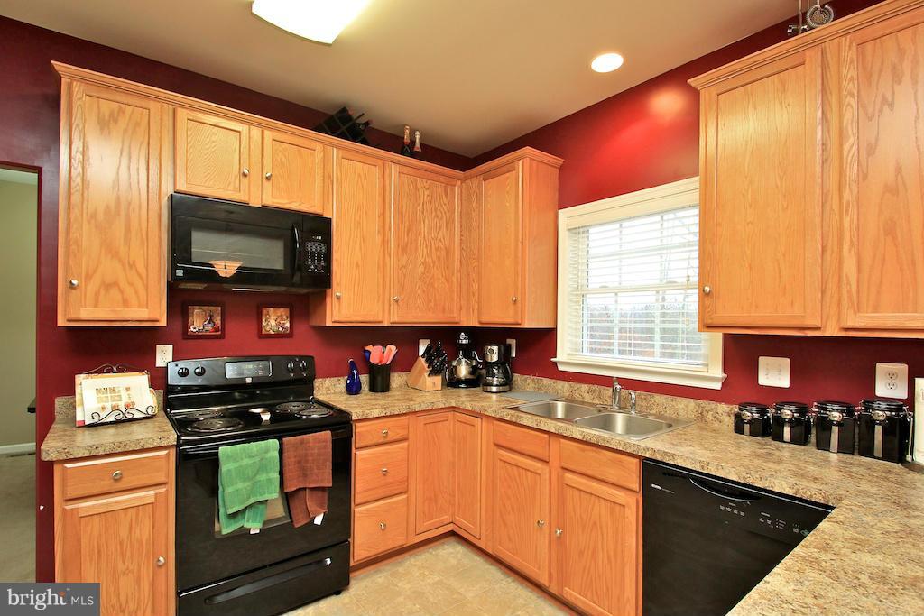 10724 Colbys Lane King George, VA 22485 - Photo 10 of 25 Kitchen