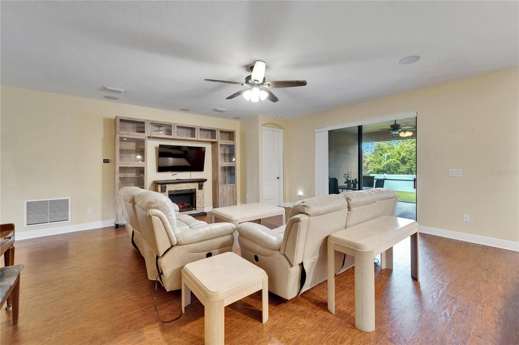 11911 Sunburst Marble Road Riverview, FL 33579 - Photo 8 of 65