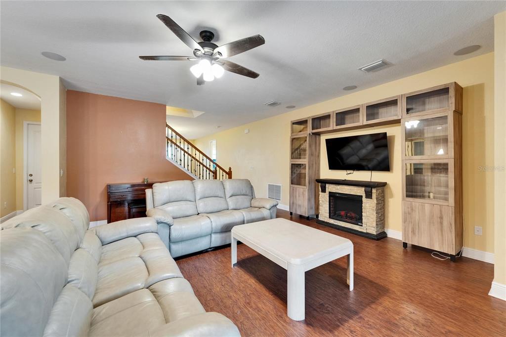 11911 Sunburst Marble Road Riverview, FL 33579 - Photo 9 of 65