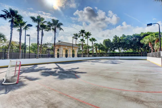 $575,000 | 231 Berenger Walk, Royal Palm Beach, FL 33414