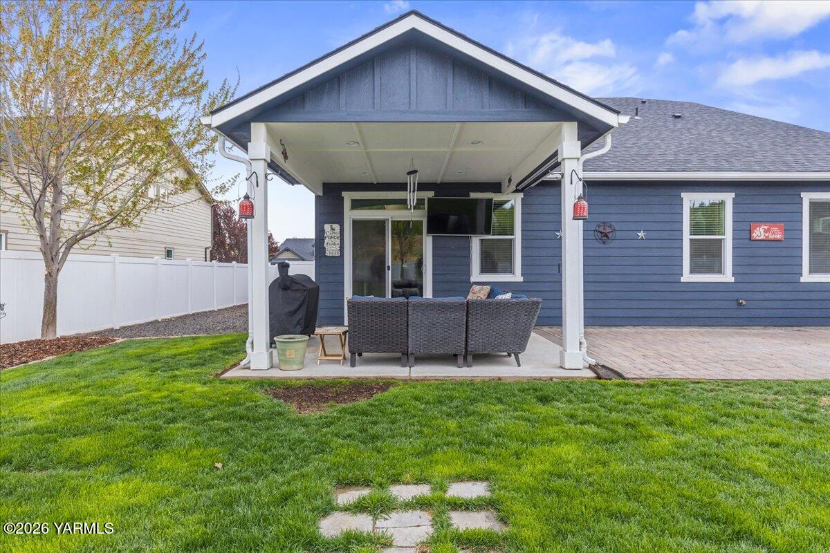 7803 Fremont Way Yakima, WA 98908 - Photo 40 of 49 Covered patio