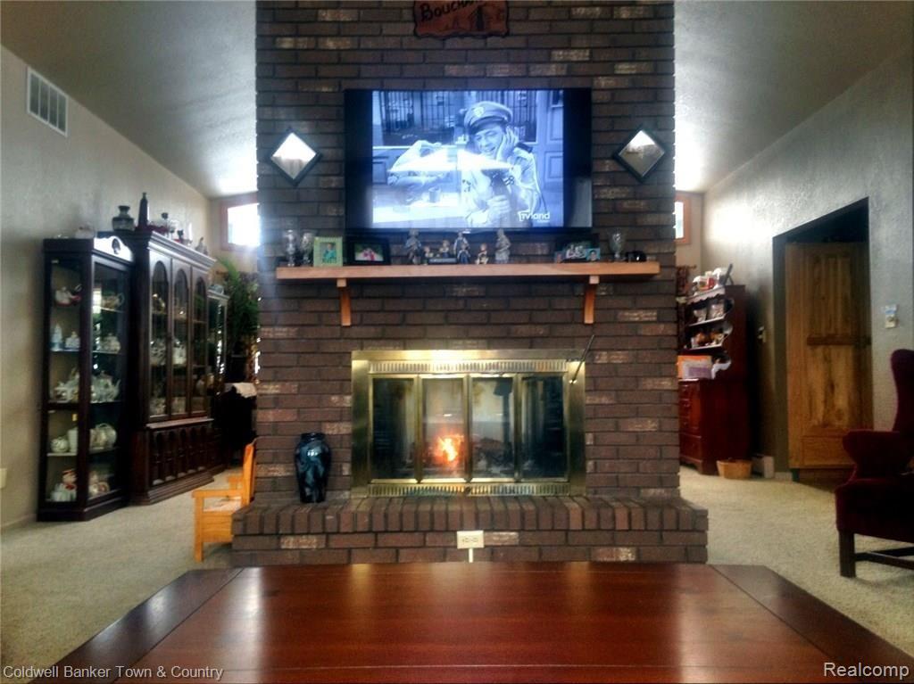 8045 Morrish Road Flushing, MI 48433 - Photo 3 of 18
