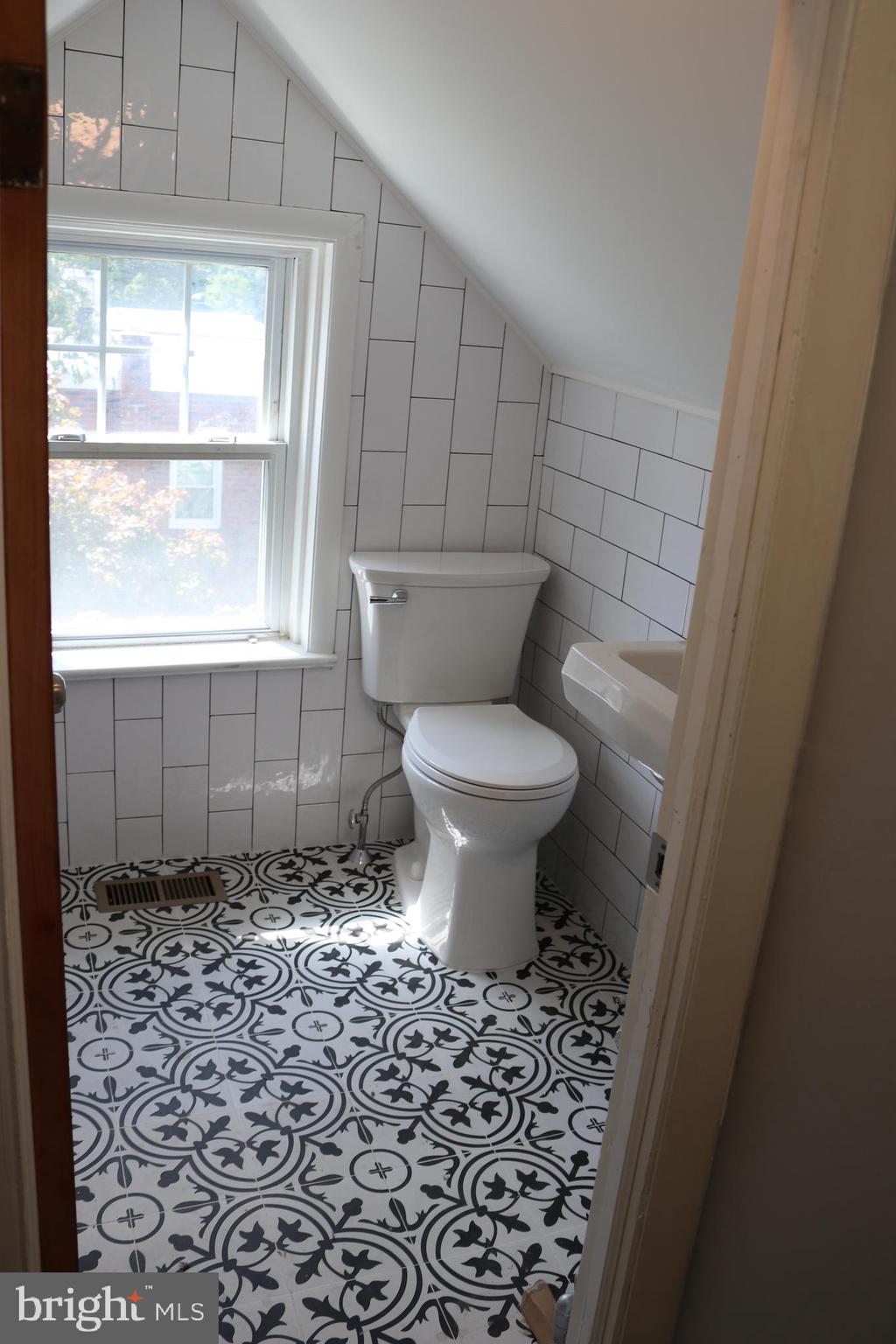 726 Humphreys Road Ardmore, PA 19003 - Photo 19 of 22