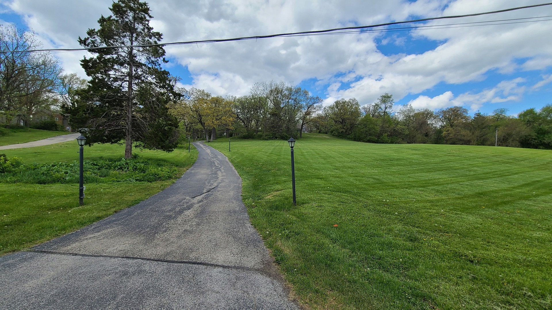 41W898 Beith Road Elburn, IL 60119 - Photo 23 of 82 a view of a yard with a big yard