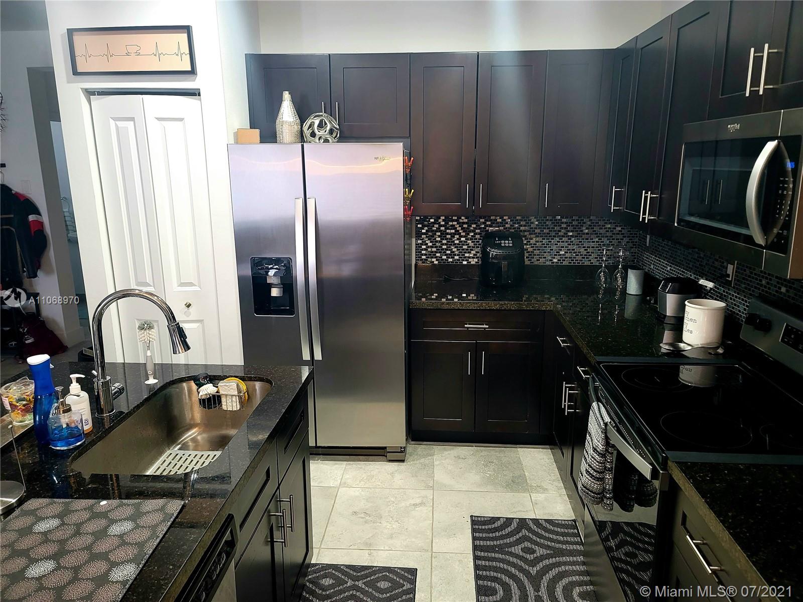 3009 Butternut Lane Riviera Beach, FL 33410 - Photo 6 of 31 Gallery Image 6