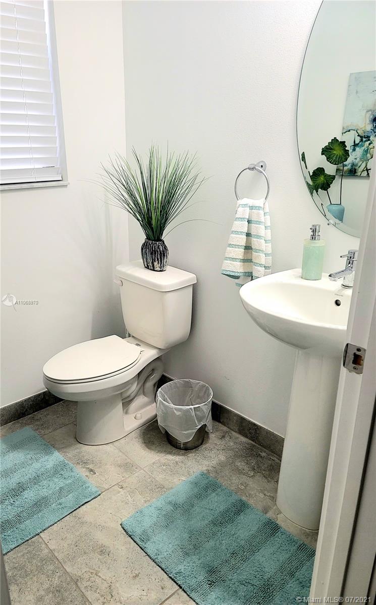 3009 Butternut Lane Riviera Beach, FL 33410 - Photo 7 of 31 Gallery Image 7