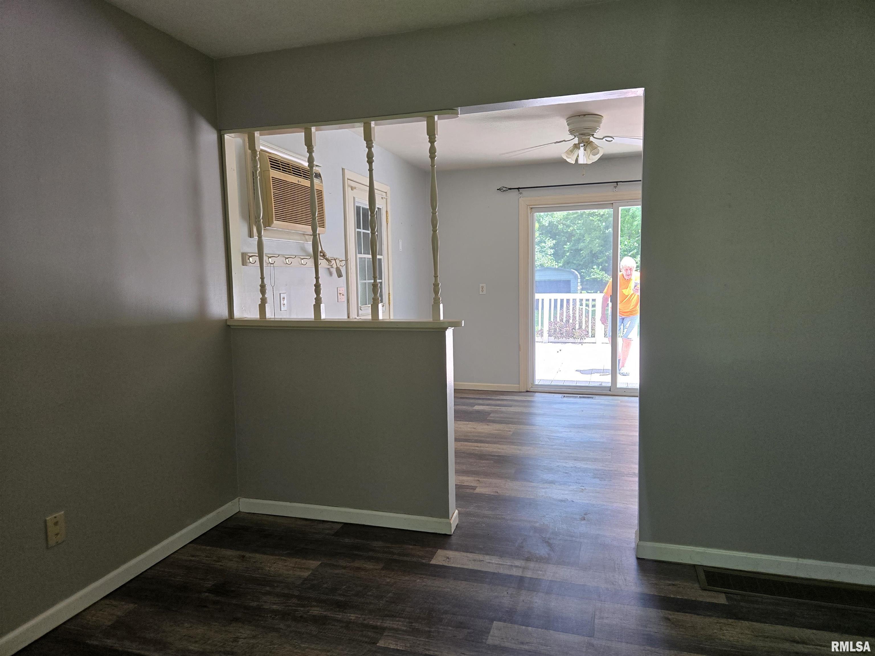 513 South Marion Street Carthage, IL 62321 - Photo 5 of 43