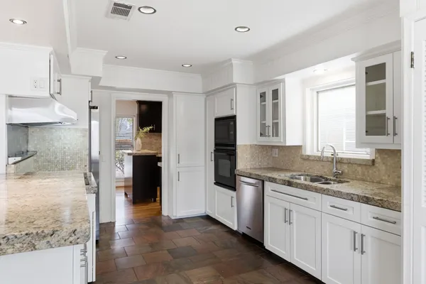 $3,600 | 531 Azaleadell Drive, Houston, TX 77018