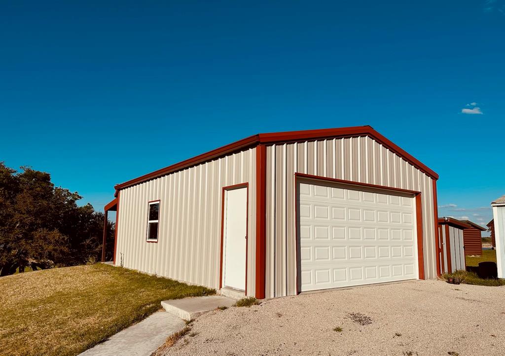 333 Lake Point Road Comanche, TX 76442 - Photo 2 of 4