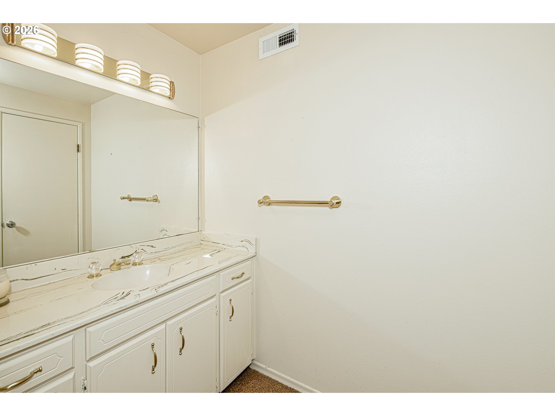 9 Britten Court Lake Oswego, OR 97035 - Photo 21 of 31 Bathroom