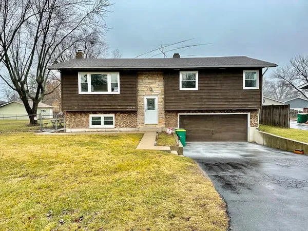 $2,900 | 25640 West Glade Drive, Lake Villa, IL 60046