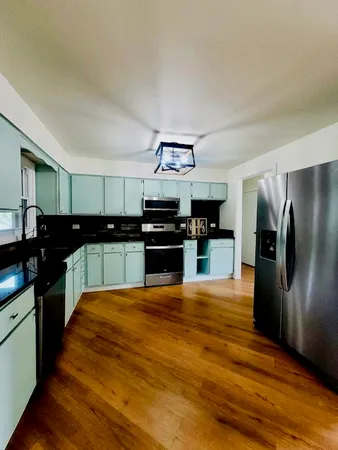 $2,900 | 25640 West Glade Drive, Lake Villa, IL 60046