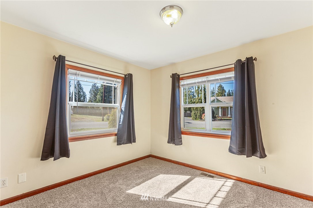 7011 Cady Road Everett, WA 98203 - Photo 27 of 32 a view of a room that has a window in it