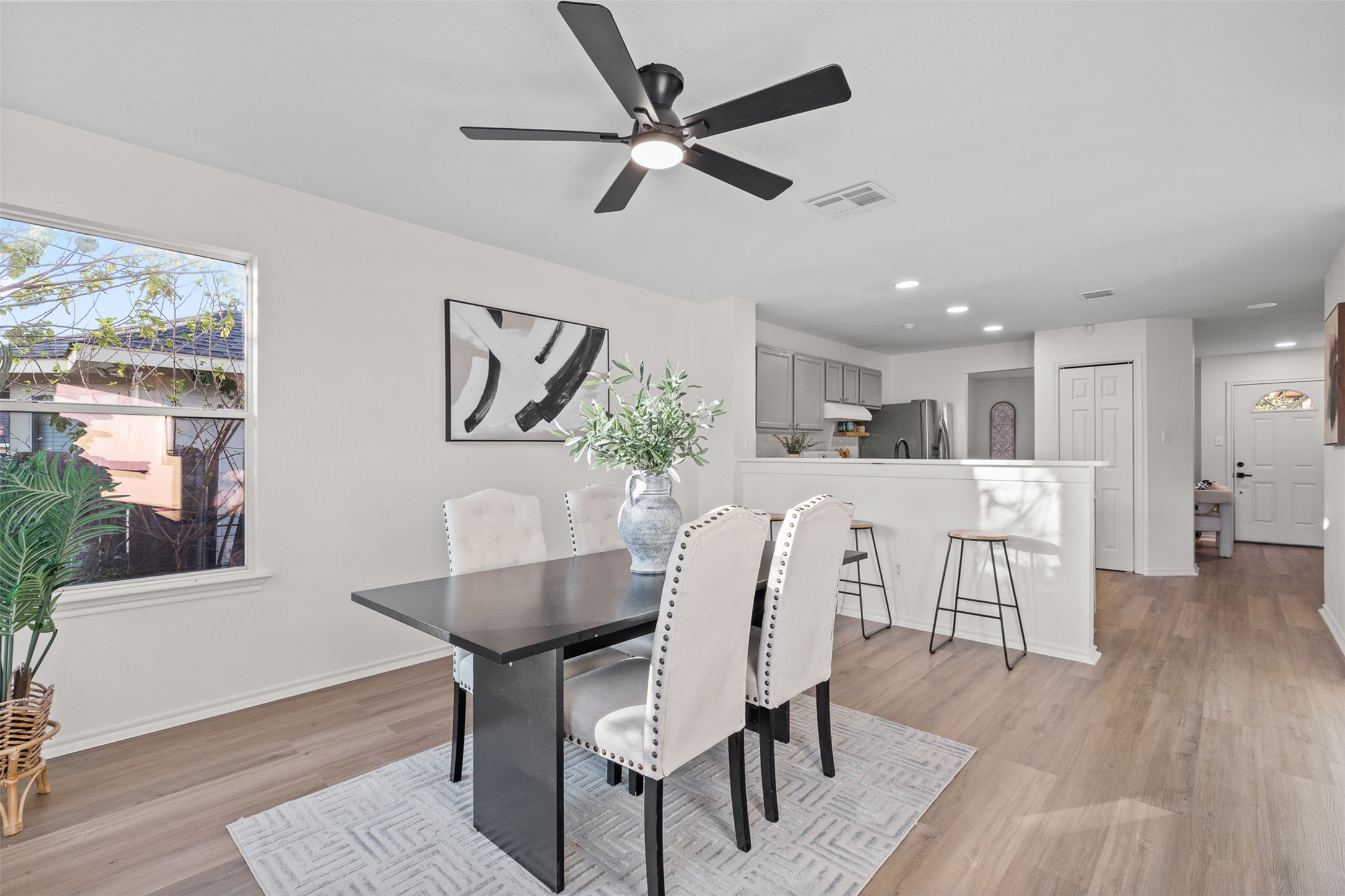 503 Blanco Woods Boulevard Elgin, TX 78621 - Photo 5 of 18