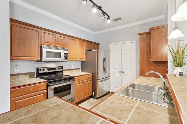 $156,900 | 350 Emerald Forest Boulevard, Unit 25104, Covington, LA 70433