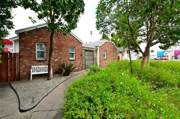 $5,100,000 | 31 North Parkwood Avenue, Pasadena, CA 91107