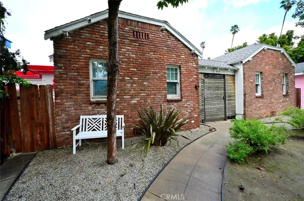 $5,100,000 | 31 North Parkwood Avenue, Pasadena, CA 91107