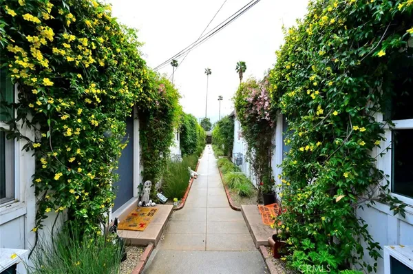 $5,100,000 | 31 North Parkwood Avenue, Pasadena, CA 91107