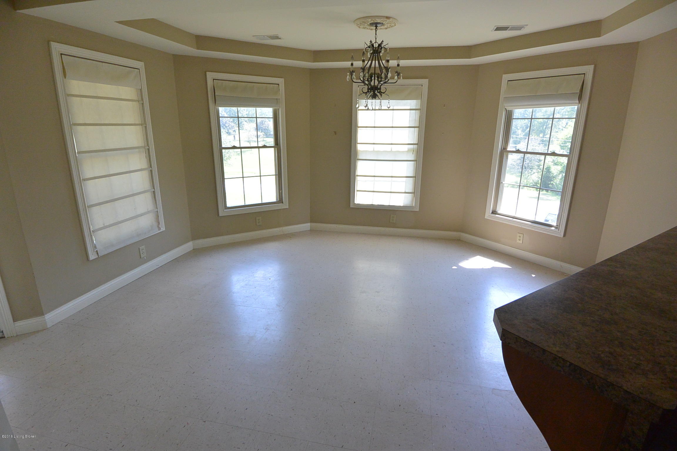 5940 Boston Road Bardstown, KY 40004 - Photo 8 of 17 Dining Area