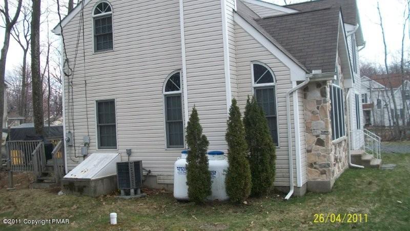 3413 Derby Road Tobyhanna, PA 18466 - Photo 9 of 9 Side View
