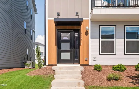 a view of entrance of the house