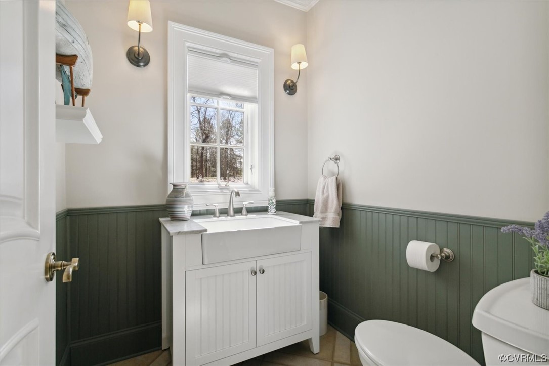 6401 Conservancy Road Williamsburg, VA 23185 - Photo 17 of 50 Half Bath on the First Floor