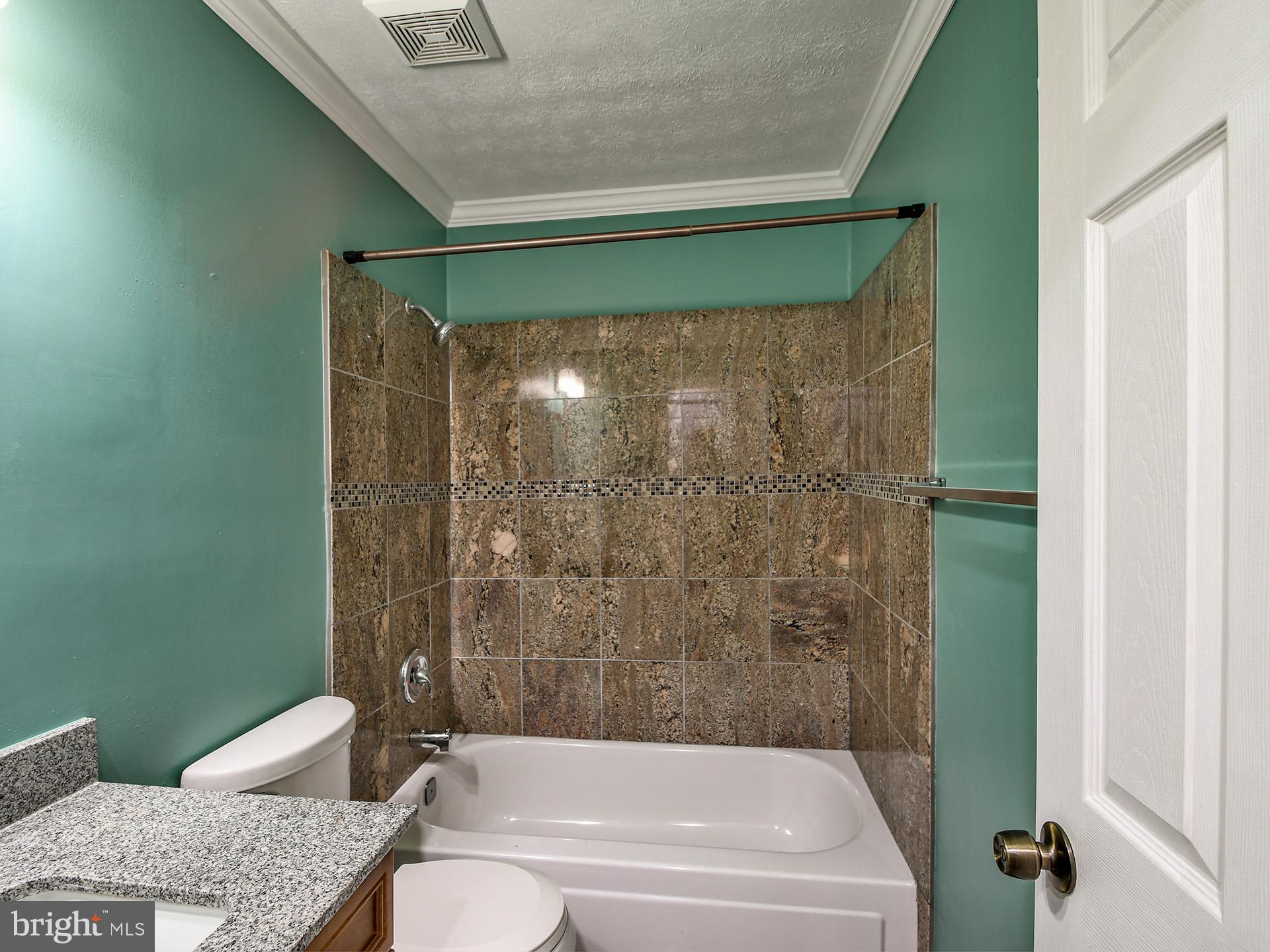 8770 Grasmere Court Fort Washington, MD 20744 - Photo 23 of 33 Hallway Bath